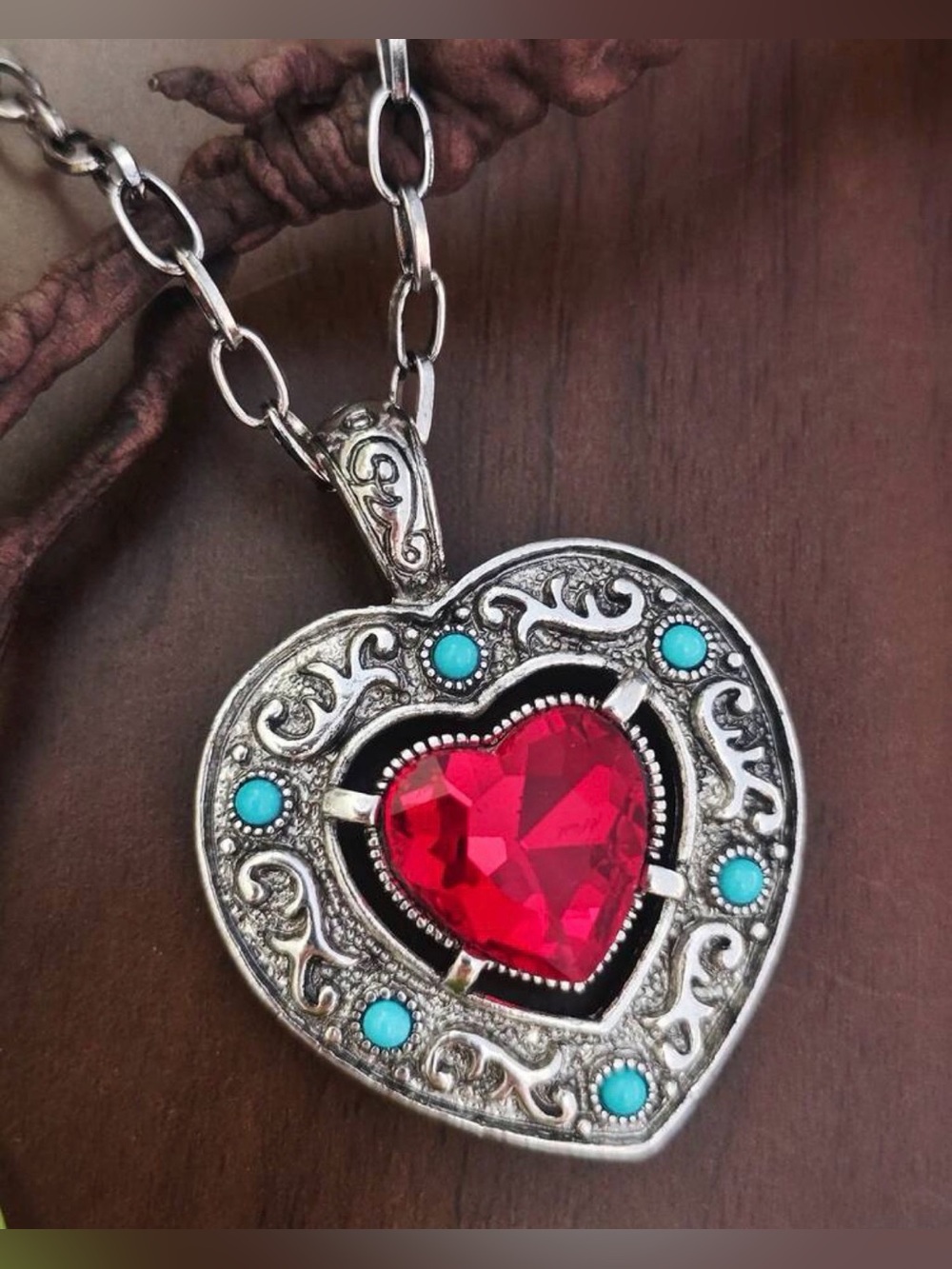Western Vintage-Inspired Heart Pendant Necklace with Red Crystal